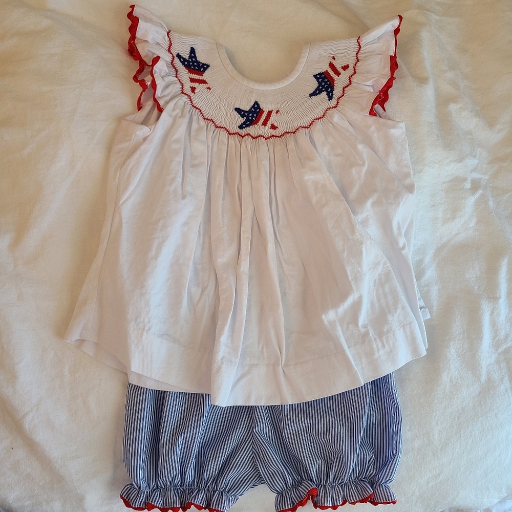 Delaney smocked 2 piece stars and stripes set 18m